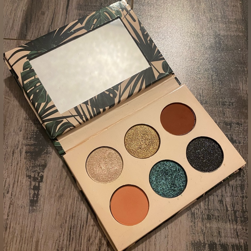 Dose Of Colors x iluvsarahii Eyeshadow Palette